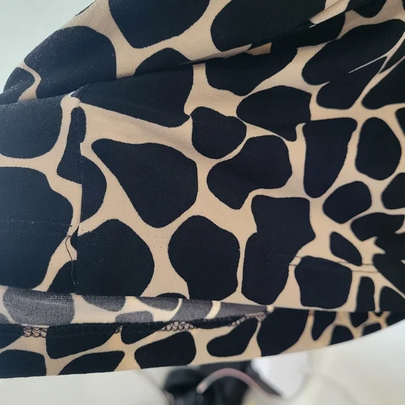 Enfocus Studio Black and Cream Sleeveless Bodycon Ruched Dress Size 4 EUC - Picture 6 of 8